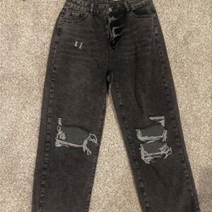 Black Boyfriend Jeans with Distressed Knees